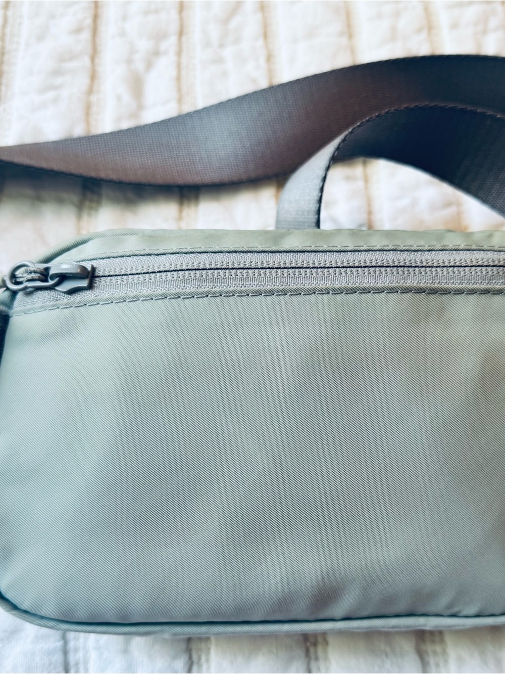 lululemon athletica Gray Crossbody Belt Bag - Picture 2 of 3